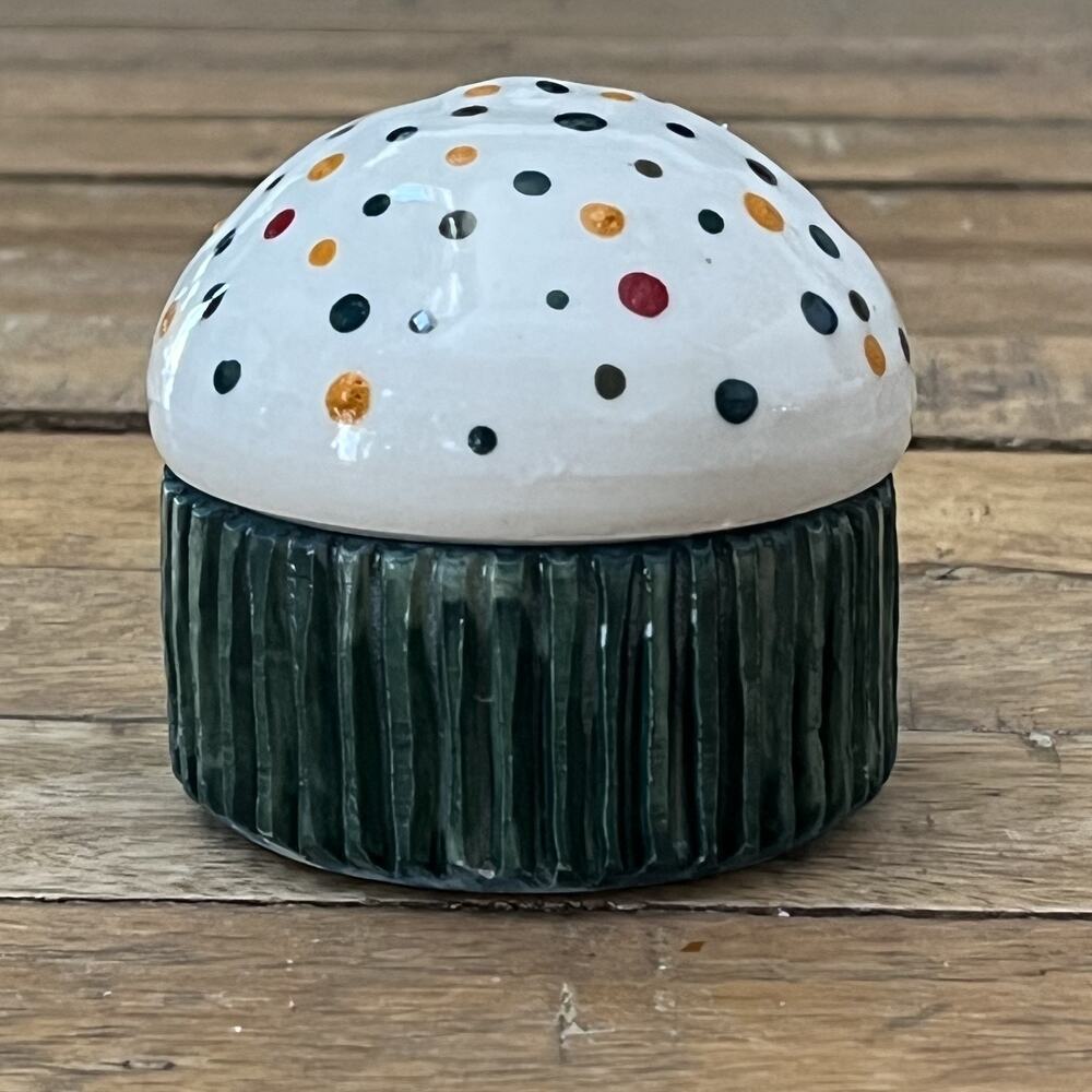 Art Studio Pottery Hand Painted Polka Dot Cupcake Ceramic Trinket Boxes 2.5"